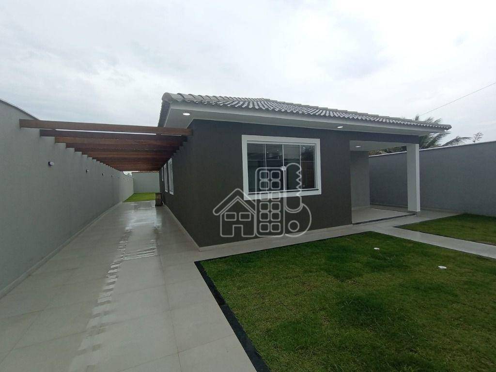 Casa com 3 dormitórios à venda, 130 m² por R$ 680.000,00 - Itaipuaçu - Maricá/RJ