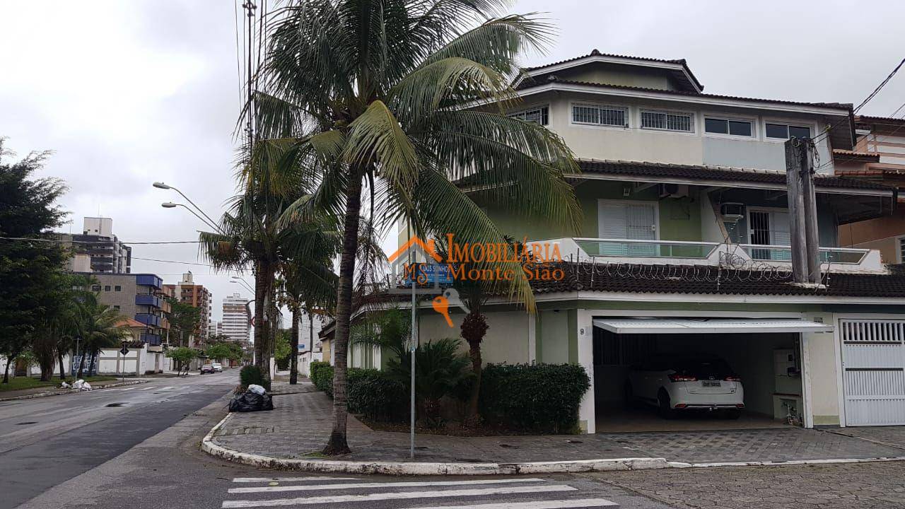 Sobrado com 4 dormitórios à venda, 280 m² por R$ 1.100.000,00 - Guilhermina - Praia Grande/SP