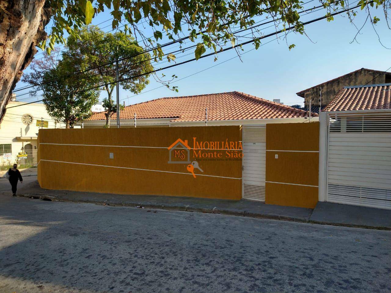 Casa com 3 dormitórios à venda por R$ 690.000,00 - Vila Galvão - Guarulhos/SP