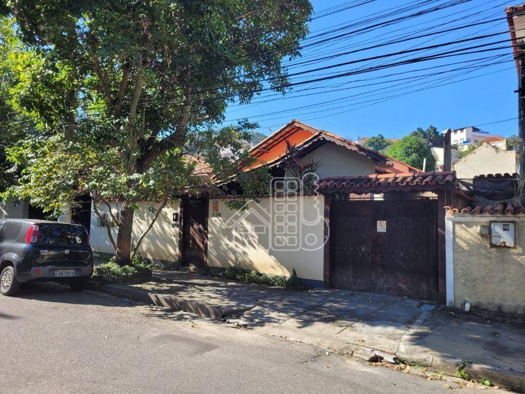 Casa com 4 dormitórios à venda, 150 m² por R$ 950.000,00 - Pe Pequeno - Niterói/RJ