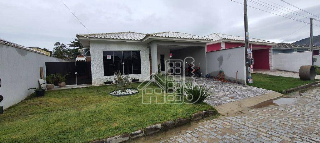 Casa com 3 dormitórios à venda, 200 m² por R$ 495.000,00 - Cajueiros (Itaipuaçu) - Maricá/RJ
