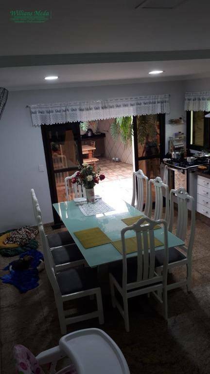 Sobrado com 3 dormitórios à venda, 220 m² por R$ 940.000,00 - Vila Moreira - Guarulhos/SP