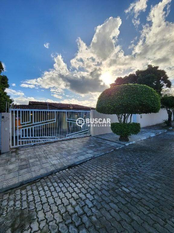 Casa à venda, 400 m² por R$ 1.350.000,00 - Muchila - Feira de Santana/BA
