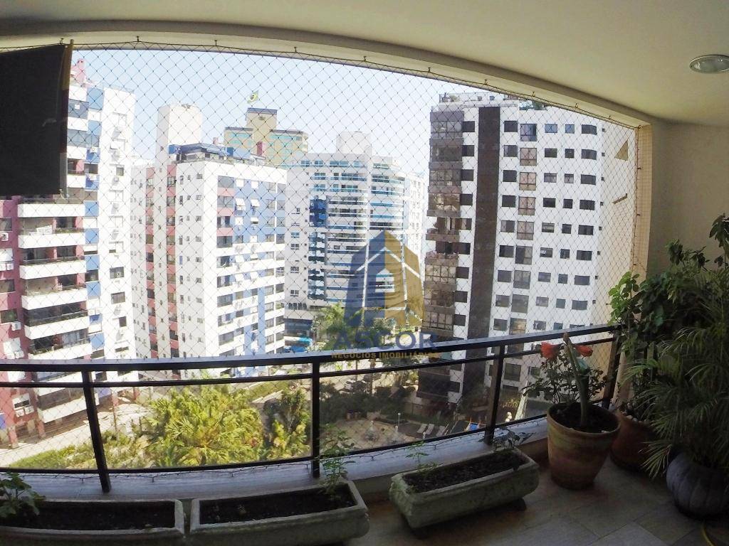 Apartamento com 4 dormitórios à venda, 236 m² por R$ 2.300.000,00 - Centro - Florianópolis/SC