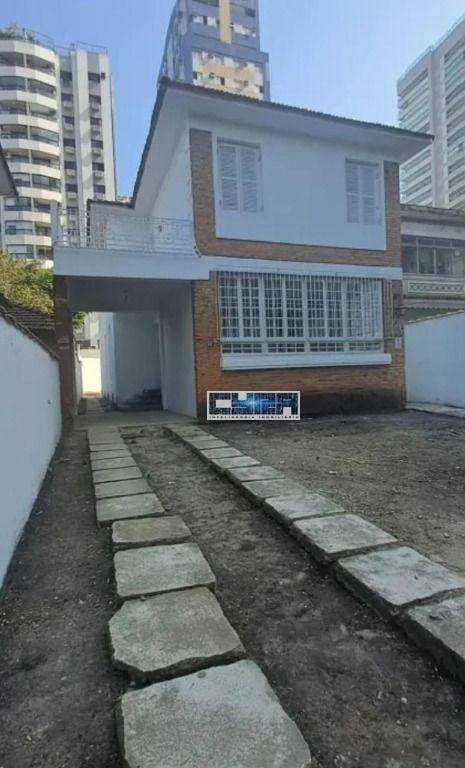 CASA com 5 DORMITÓRIOS & 3 VAGAS no Boqueirão em Santos