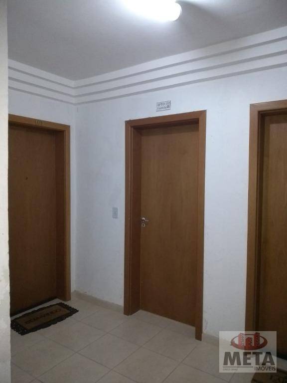 Apartamento com 2 Dormitórios à venda, 53 m² por R$ 195.000,00