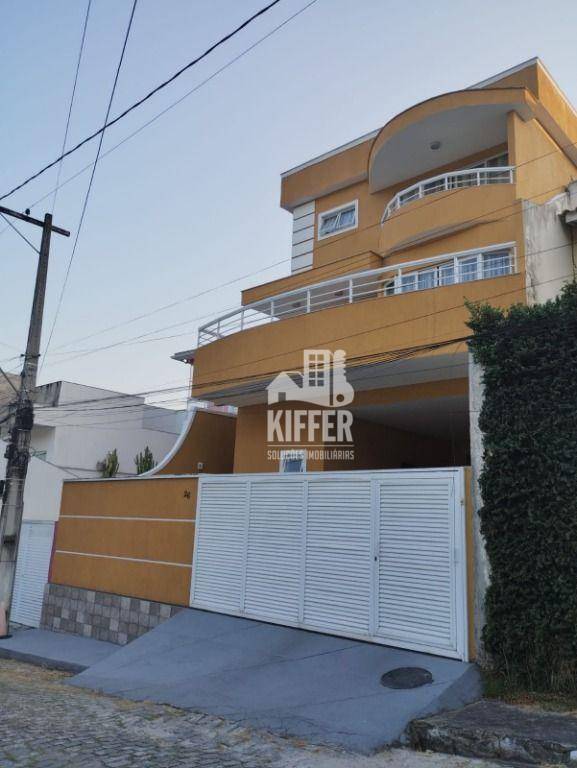 Casa com 3 dormitórios à venda, 246 m² por R$ 690.000,00 - Arsenal - São Gonçalo/RJ