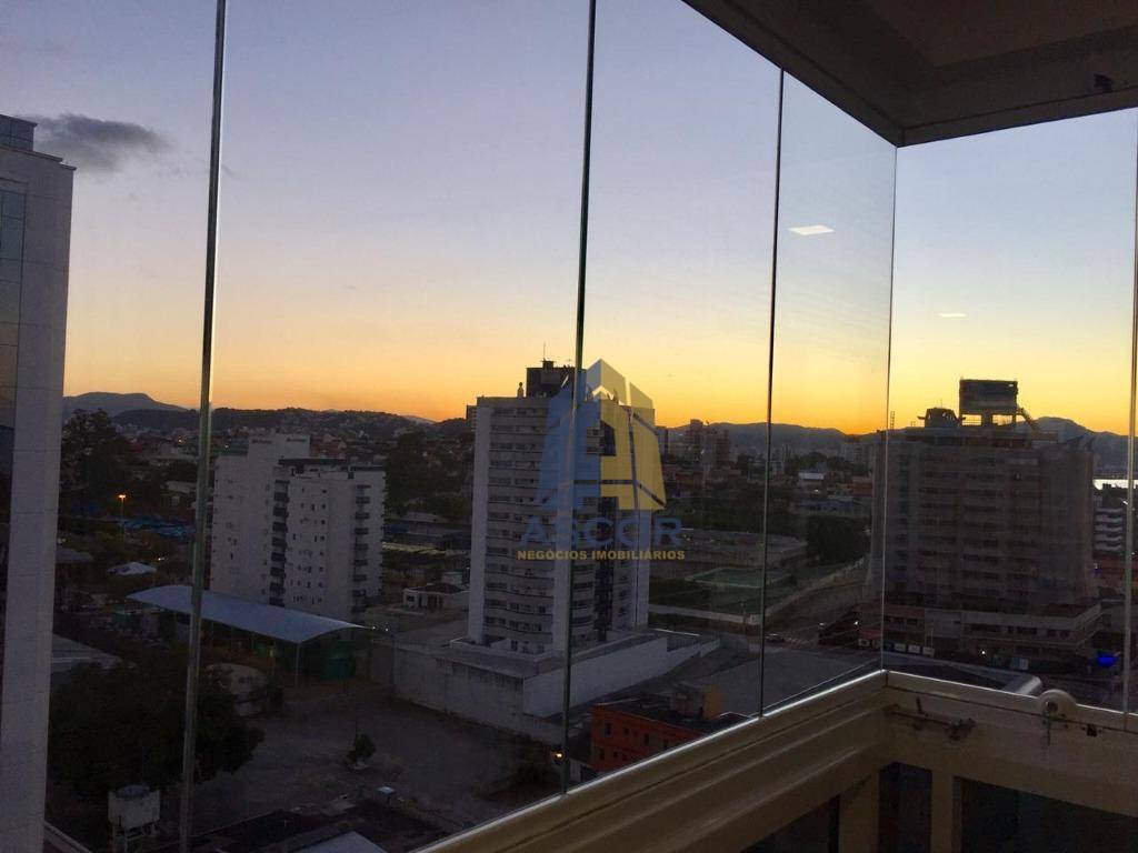 Apartamento com 3 dormitórios à venda, 100 m² por R$ 1.200.000,00 - Balneário - Florianópolis/SC
