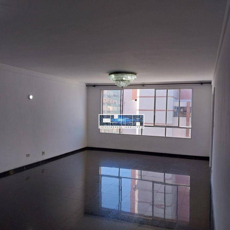 Apartamento AMPLO de 3 DORMITÓRIOS no CANAL3 em Santos