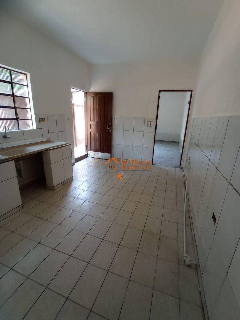 Casa com 1 dormitório para alugar por R$ 525,00/mês - Cidade Soberana - Guarulhos/SP