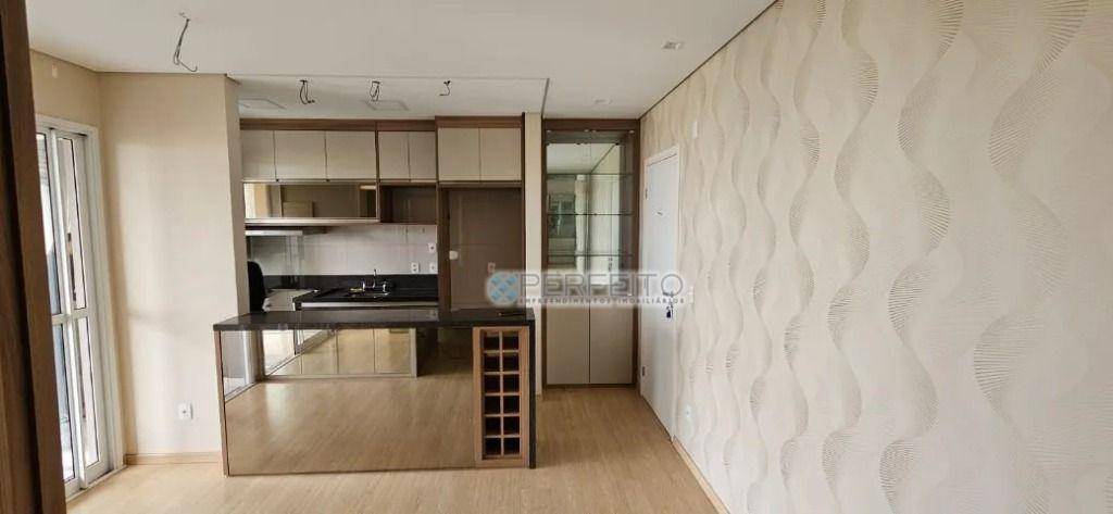 Apartamento à venda com 3 dormitórios à venda, 70 m² por R$ 595.000 - Centro - Londrina/PR