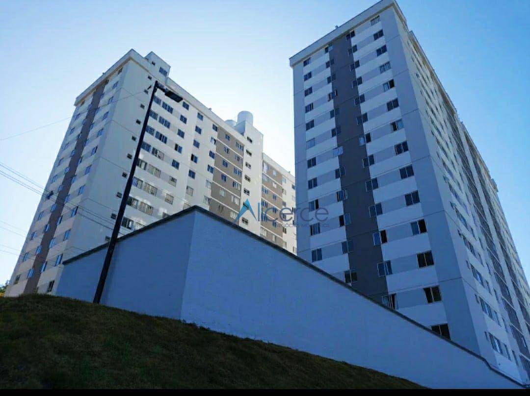 Apartamento com 2 dormitórios para alugar, 50 m² por R$ 790/mês - Grama - Juiz de Fora/MG