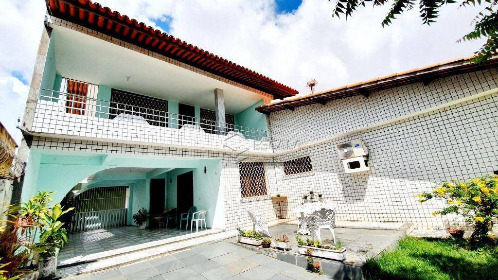 Casa com 3 quartos à venda, 750 m², 3 suítes, e vagas, terreno 650m2 - Parquelândia - Fortaleza/CE