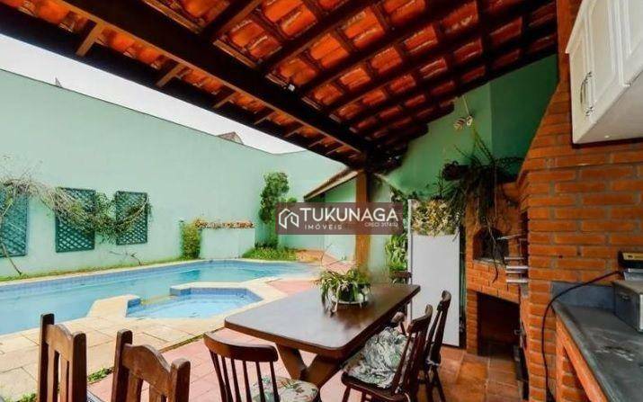 Sobrado com 3 Suites, Piscina à venda, 500 m² por R$ 1.995.000 - Vila Rosália - Guarulhos/SP