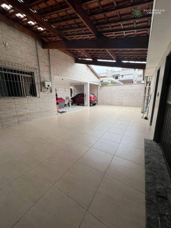 Casa com 5 dormitórios à venda, 200 m² por R$ 960.000 - Tupi - Praia Grande/SP