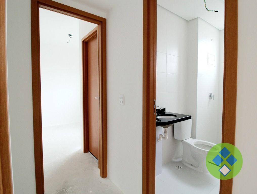 Apartamento com 2 dormitórios para alugar, 56 m² por R$ 3.768/mês - Umuarama - Osasco/SP