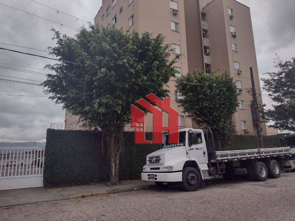 Apartamento com 2 dormitórios à venda, 53 m² por R$ 185.000,00 - Vila Jockei Clube - São Vicente/SP