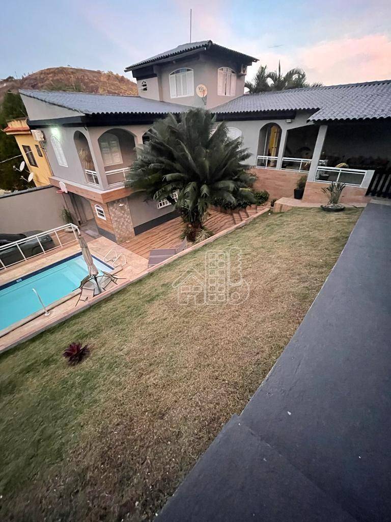 Casa com 3 dormitórios à venda, 200 m² por R$ 800.000,00 - Recanto de Itaipuaçu - Maricá/RJ