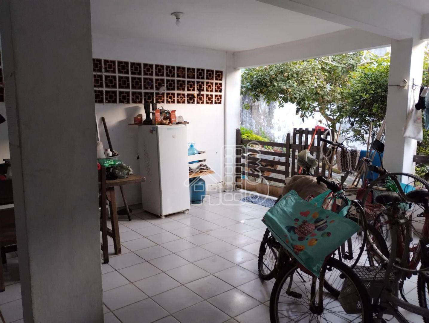 Casa com 3 dormitórios para alugar, 240 m² por R$ 2.630,00/mês - Recanto de Itaipuaçu - Maricá/RJ