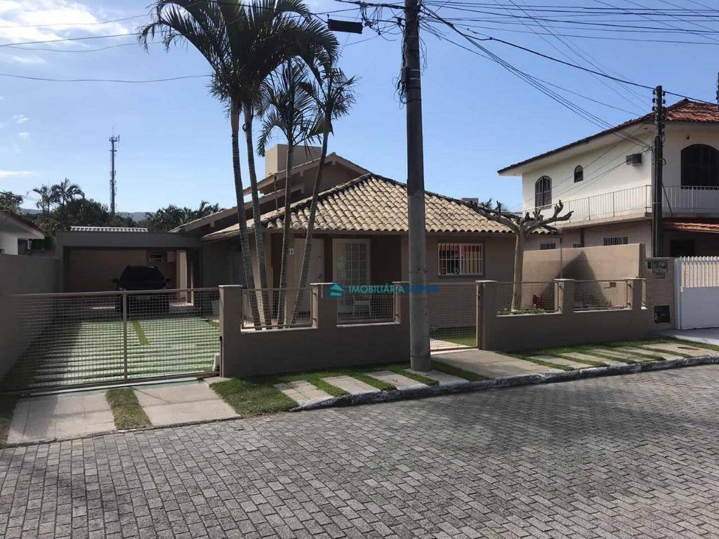 Casa com 5 dormitórios à venda, 210 m² por R$ 1.000.000,00 - Barra da Lagoa - Florianópolis/SC