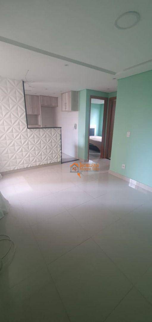 Apartamento com 2 dormitórios à venda, 44 m² por R$ 210.000,00 - Água Chata - Guarulhos/SP