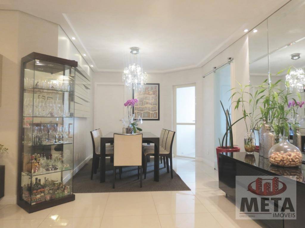Apartamento com 4 Dormitórios à venda, 160 m² por R$ 820.000,00