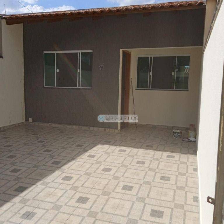 Casa à venda com 2 quartos, 77 m² por R$ 295.000 - Residencial José B Almeida - Londrina/PR