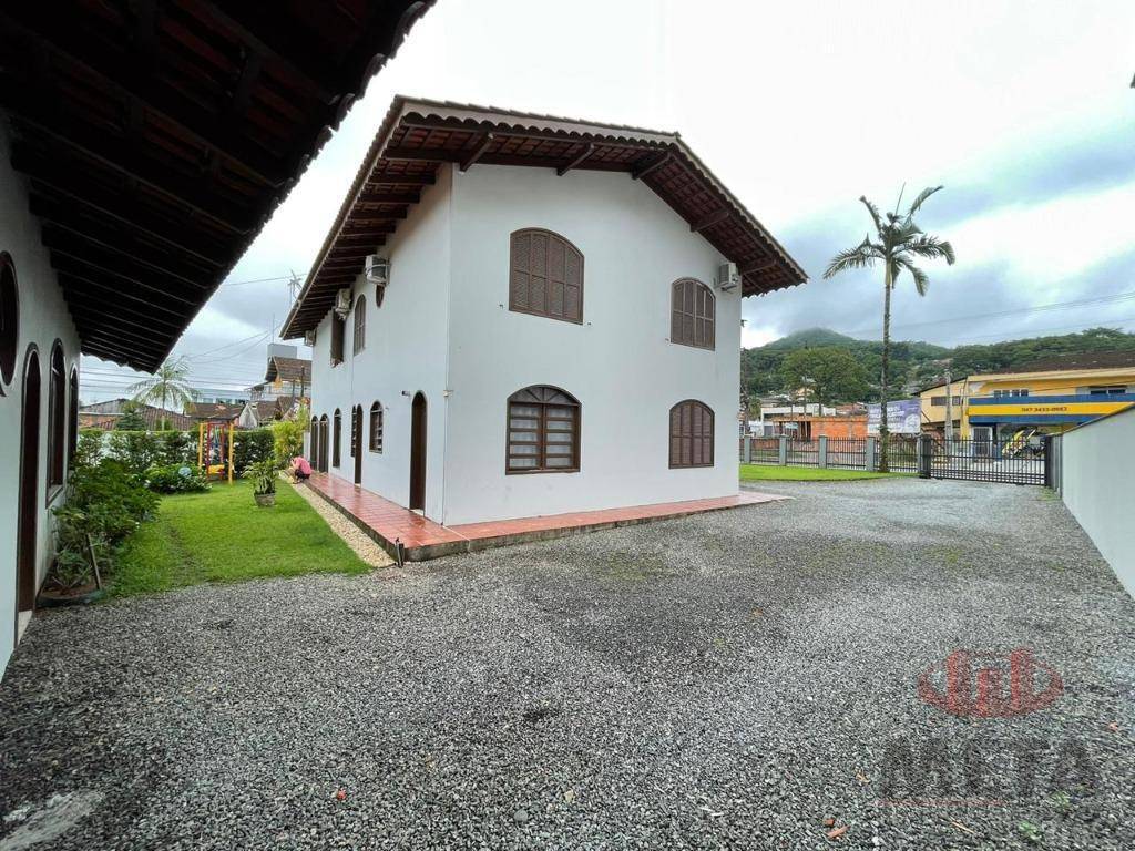 Casa com 4 Dormitórios à venda, 370 m² por R$ 1.680.000,00