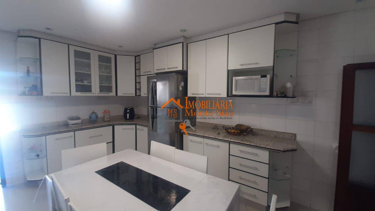 Sobrado com 3 dormitórios à venda, 150 m² por R$ 600.000,00 - Jardim Adriana - Guarulhos/SP