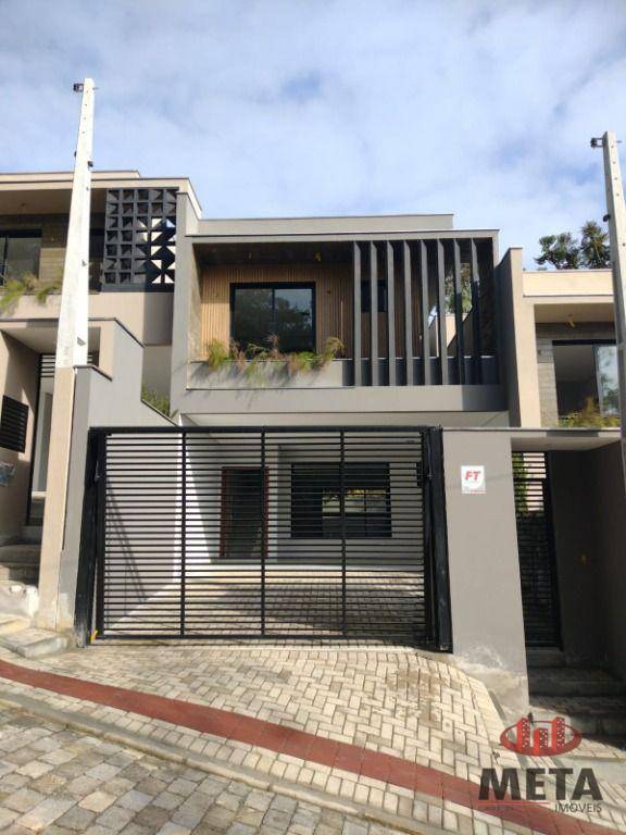 Casa em condomnio  venda  no Amrica - Joinville, SC. Imveis
