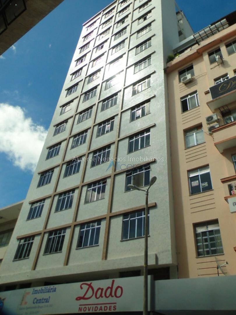 Apartamento com 3 quartos à venda, 110 m² por R$ 290.000 - Centro - Juiz de Fora/MG