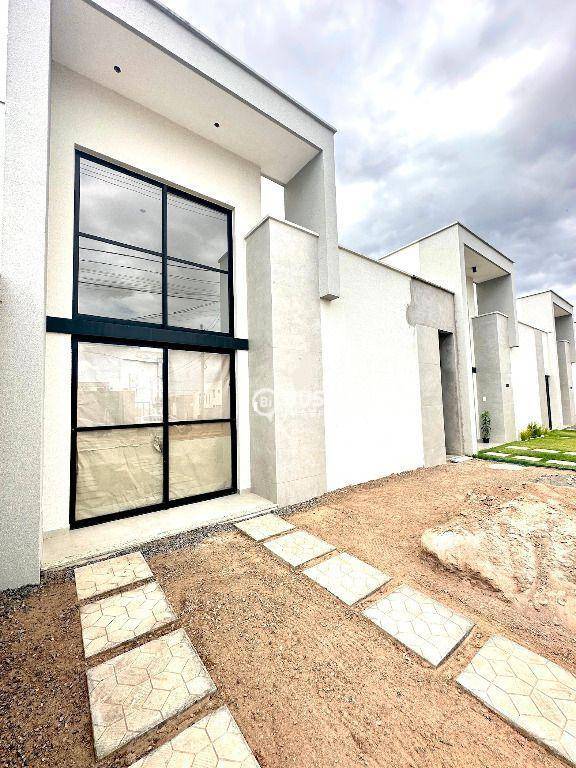 Casa ampliada com 2 dormitórios à venda, 72 m² por R$ 315.000 - Sim - Feira de Santana/BA