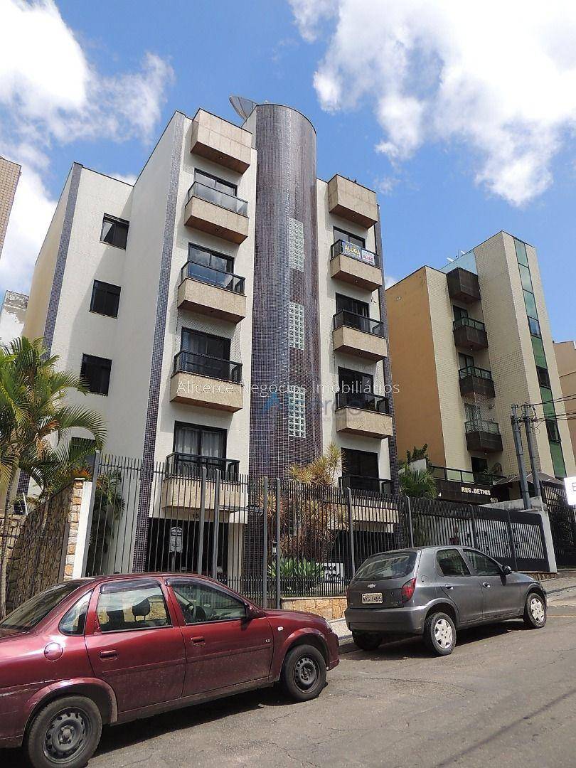 Apartamento com 3 dormitórios para alugar, 100 m² por R$ 2.041,79/mês - São Mateus - Juiz de Fora/MG