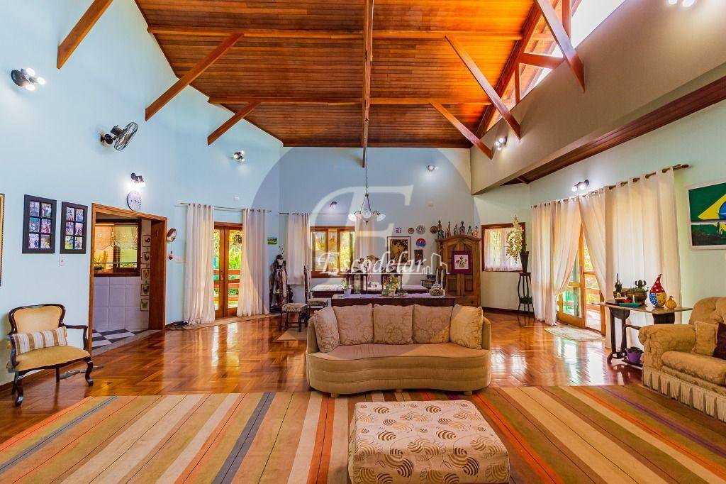 Extraordinária Casa com 4 dormitórios à venda, 750 m² por R$ 2.550.000 - Serra da Cantareira - Mairiporã/SP