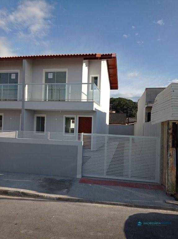 Sobrado com 2 dormitórios à venda, 73 m² por R$ 387.000,00 - Serraria - São José/SC