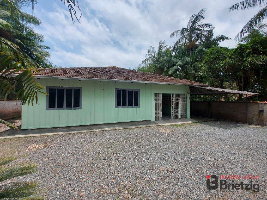 Casa para alugar  no Bom Retiro - Joinville, SC. Imveis