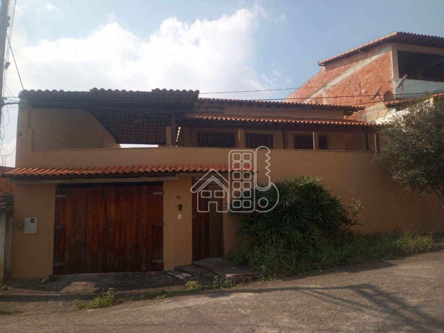 Casa com 2 dormitórios à venda, 160 m² por R$ 260.000,00 - Jóquei Clube - São Gonçalo/RJ