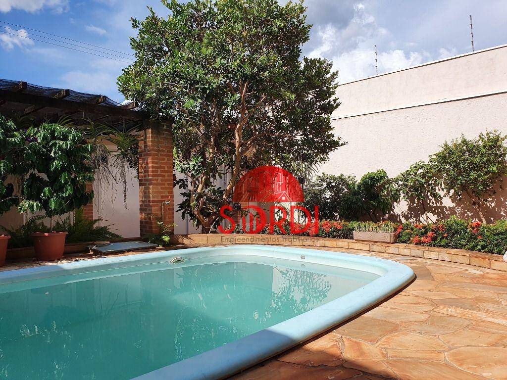 Sobrado com 3 dormitórios à venda, 235 m² por R$ 590.000,00 - Jardim Anhangüera - Ribeirão Preto/SP