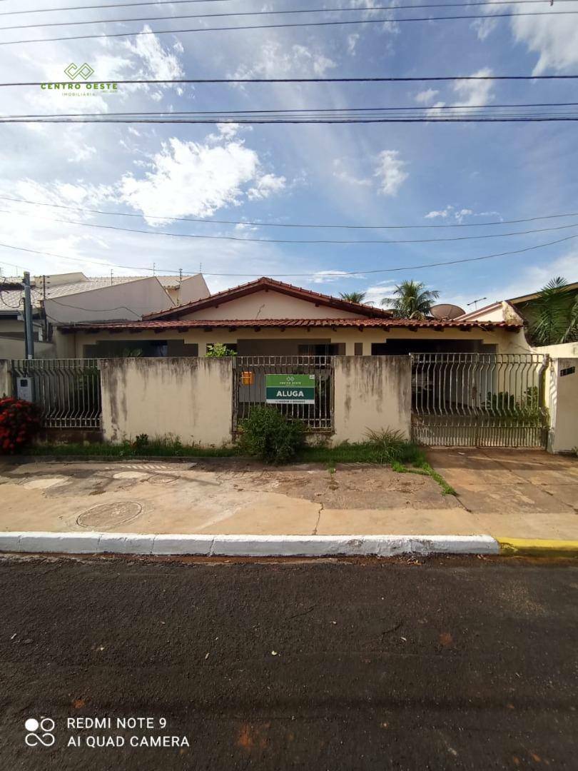 Casa com 3 dormitórios para alugar, 290 m² por R$ 2.000,00/mês - Colina Verde - Rondonópolis/MT