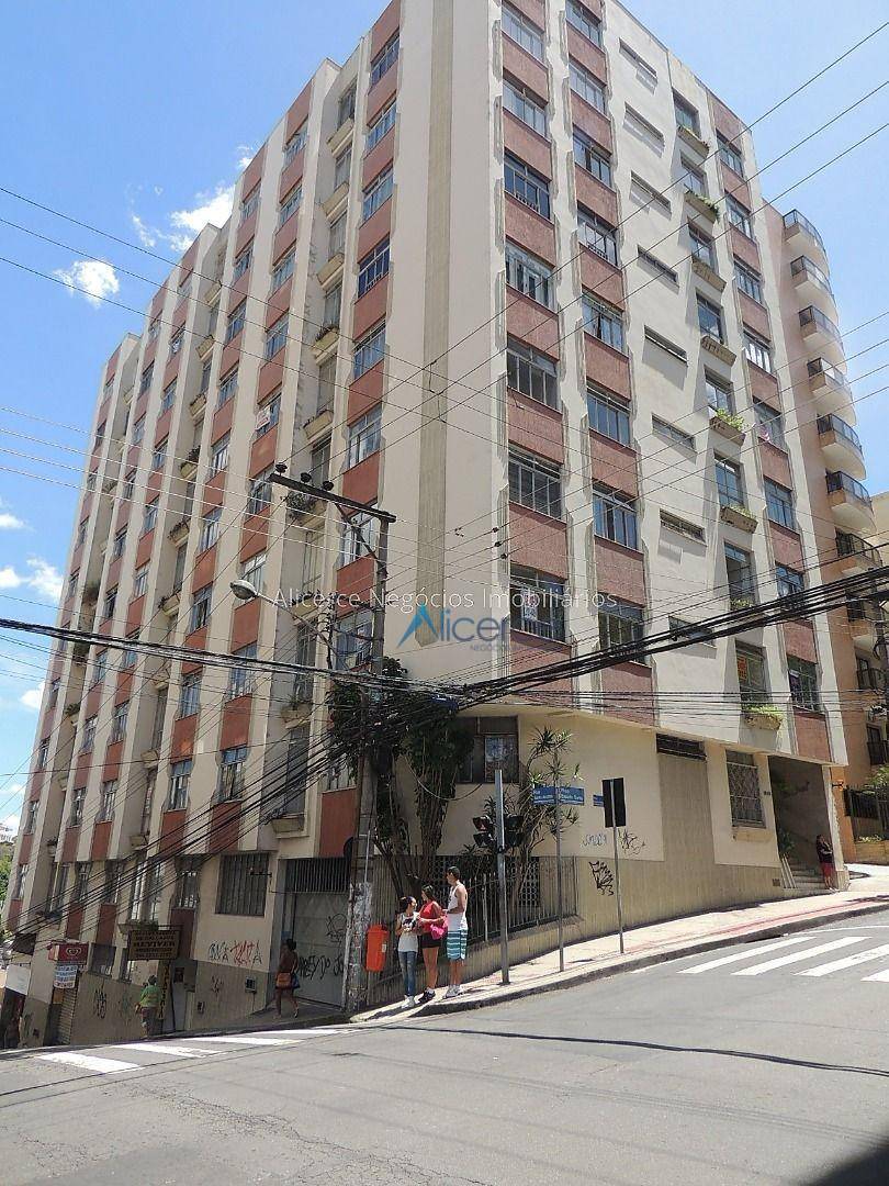 Apartamento com 1 dormitório para alugar, 58 m² por R$ 1.215,60/mês - Centro - Juiz de Fora/MG