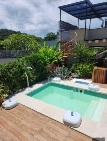 Casa com 3 dormitórios à venda, 247 m² por R$ 940.000,00 - Vila Progresso - Niterói/RJ