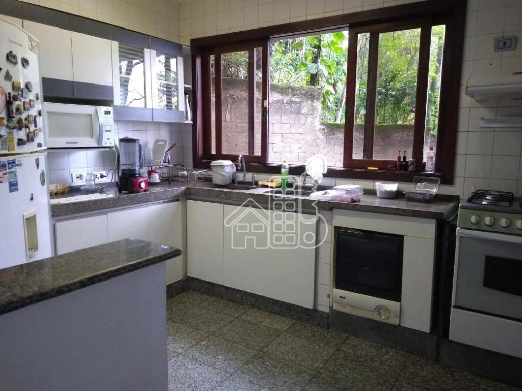 Casa com 4 quartos à venda, 290 m² por R$ 1.600.000 - Itaipu - Niterói/RJ