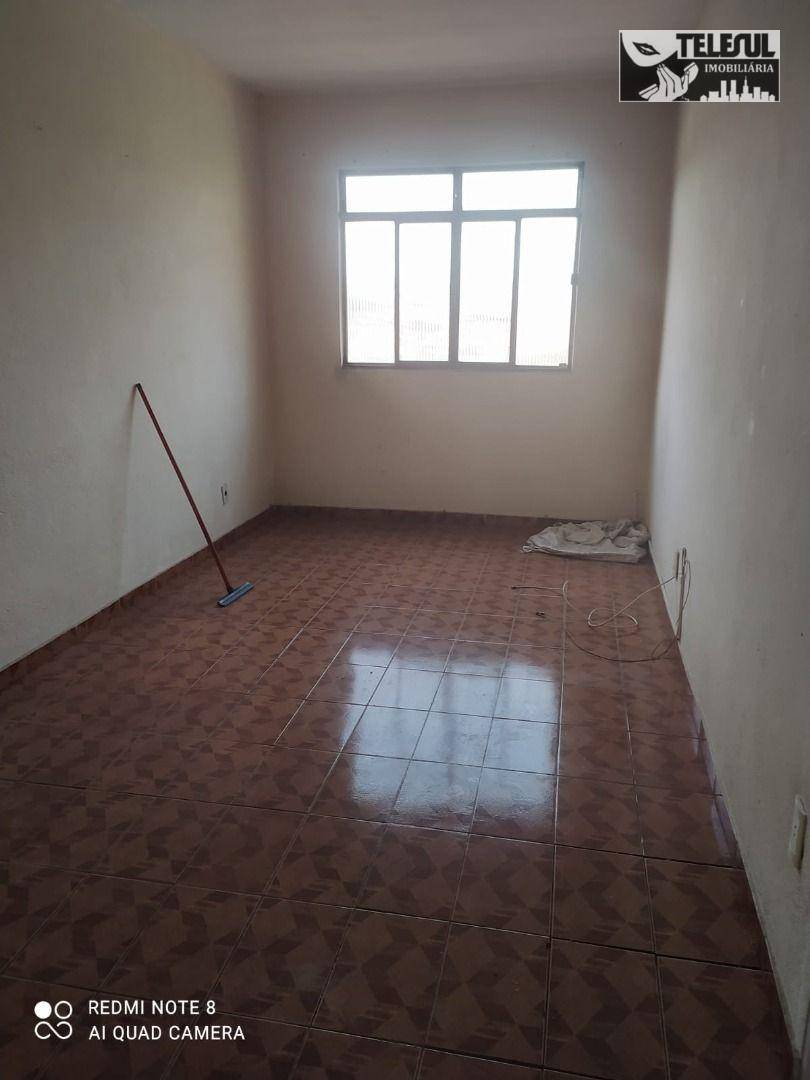 Casa à venda com 5 quartos, 300m² - Foto 13