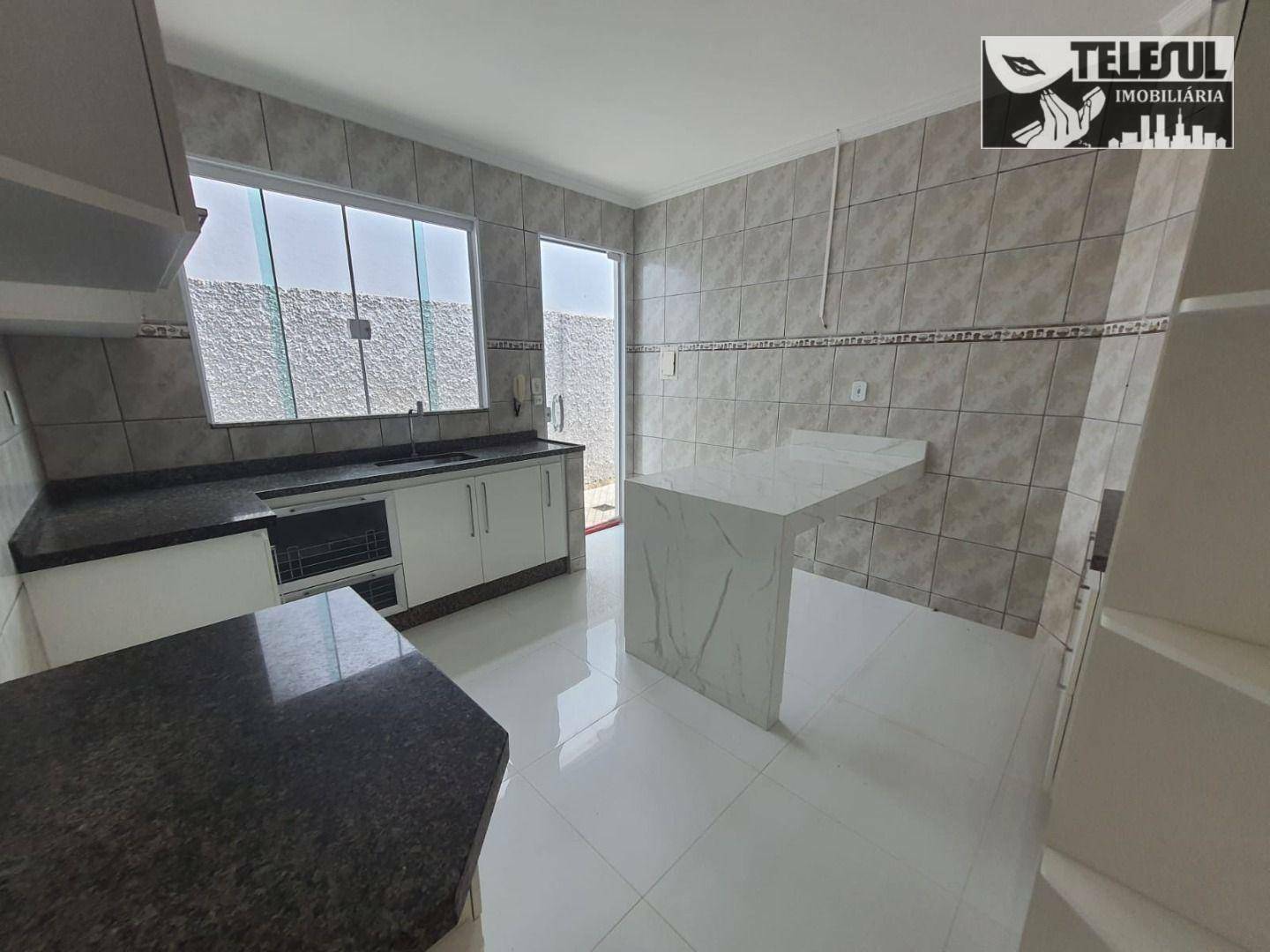 Casa à venda com 3 quartos, 250m² - Foto 4