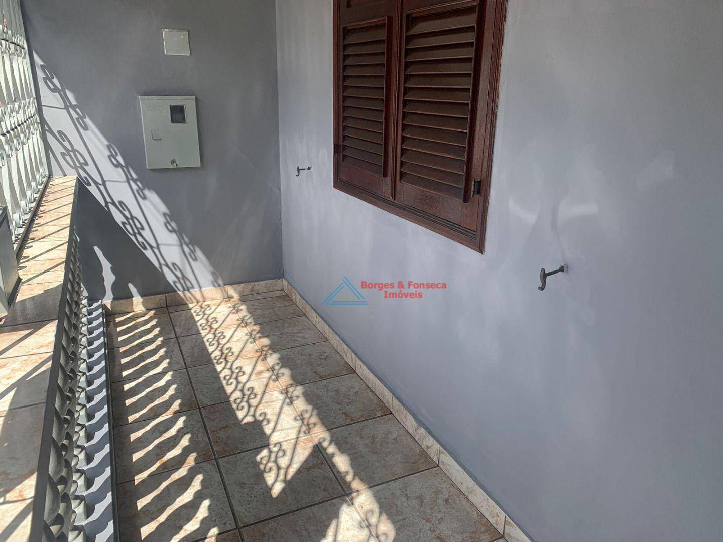 Casa à venda com 3 quartos, 187m² - Foto 2