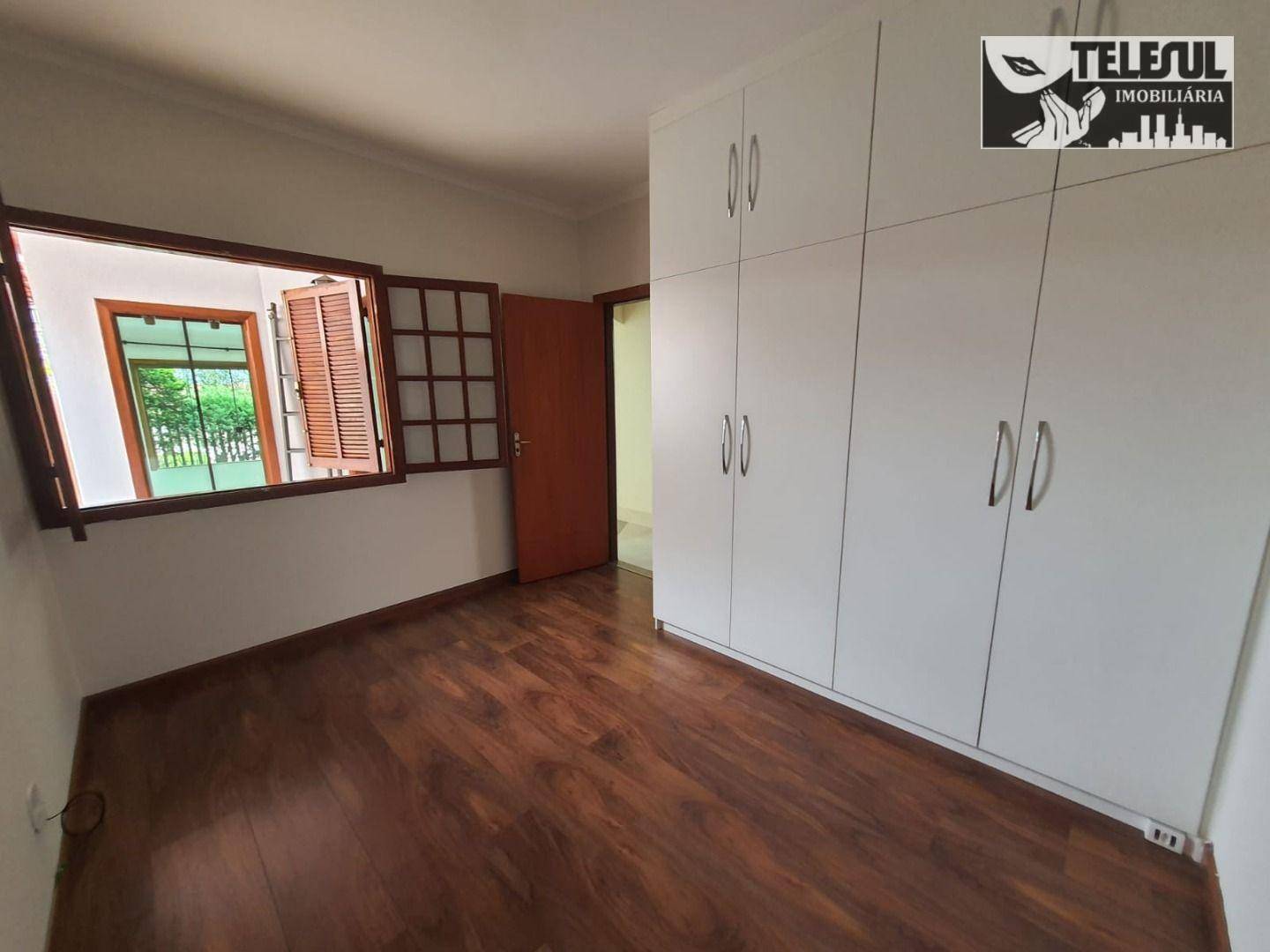 Casa à venda com 3 quartos, 250m² - Foto 7