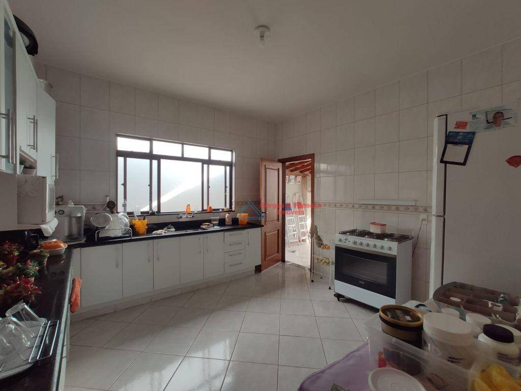 Casa à venda com 3 quartos, 360m² - Foto 16