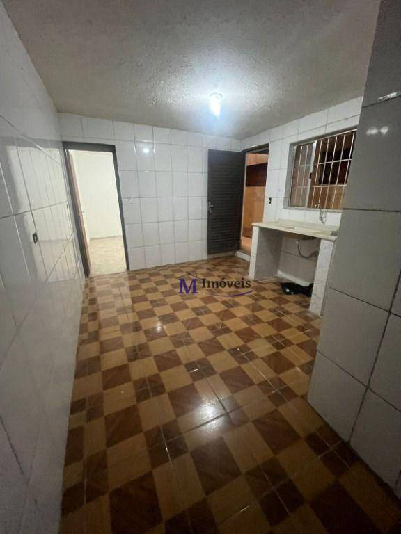 Casa para alugar com 1 quarto, 125m² - Foto 2