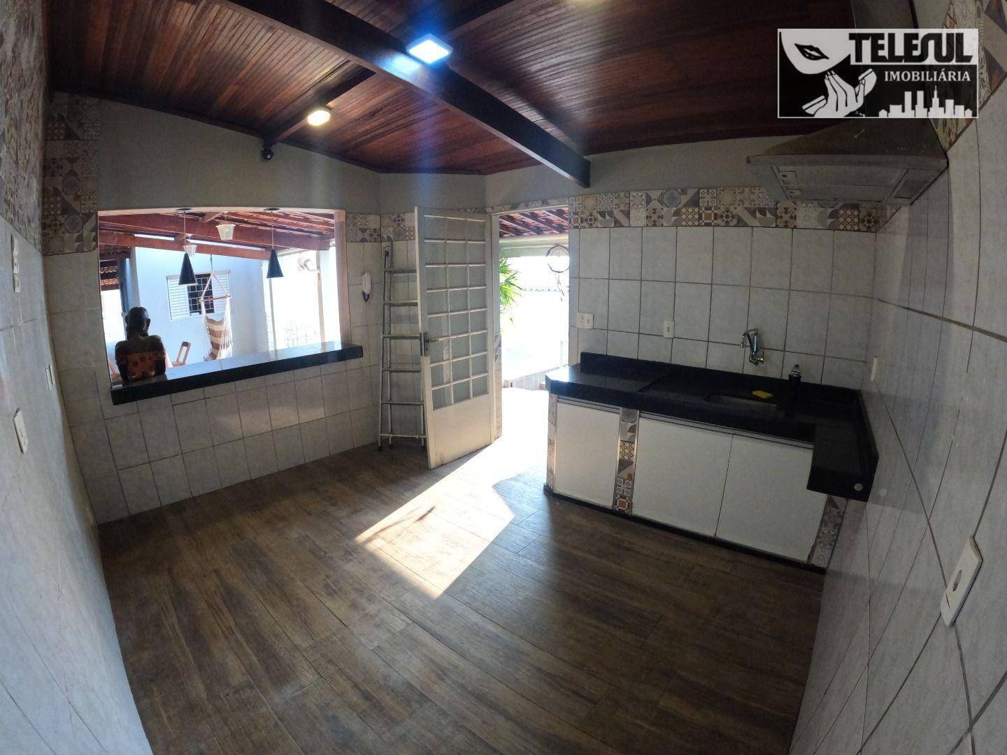 Casa para alugar com 3 quartos, 250m² - Foto 16