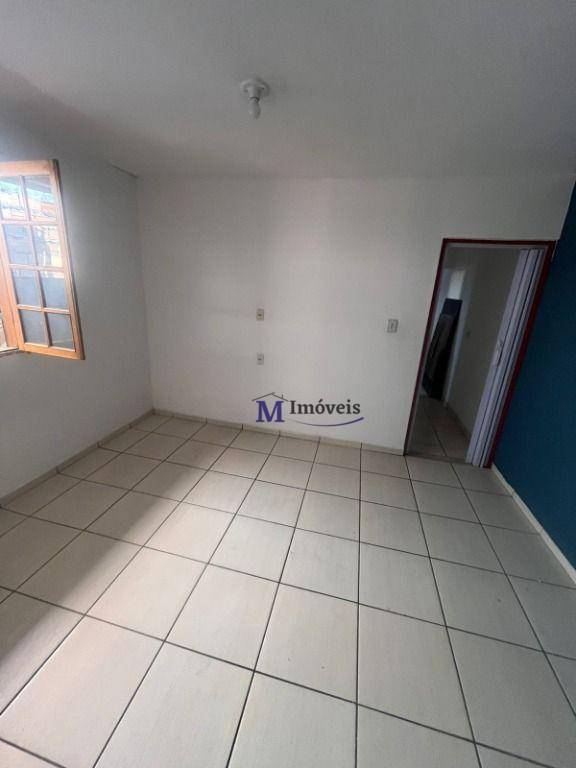 Casa para alugar com 2 quartos, 60m² - Foto 1